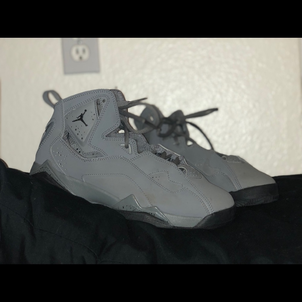 Jordan grey true flight